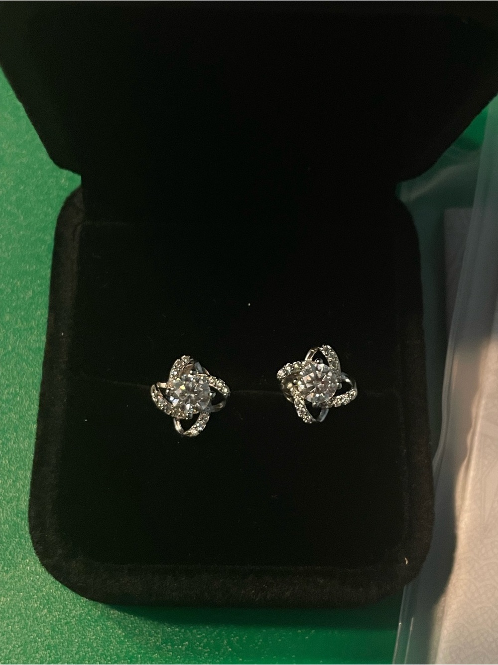VVS1 Moissanite Astral Earrings 0.5 Ct Each